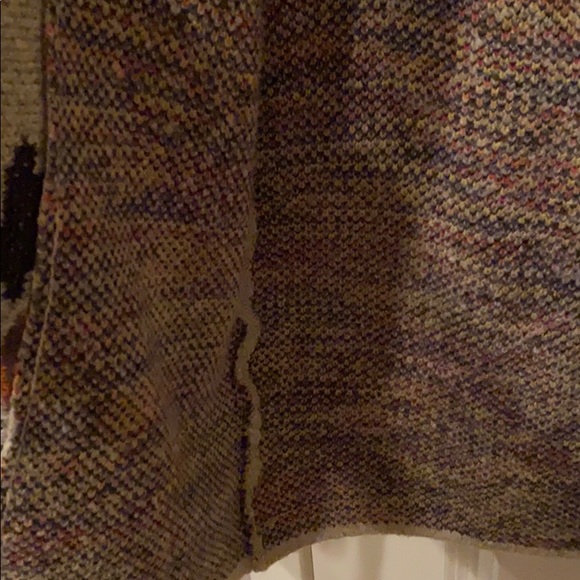 Geometric Sweater - Picture 3 of 8